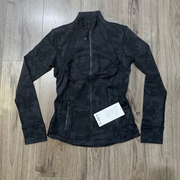 BNWT/ORIGINAL PACKAGING Define / Camo